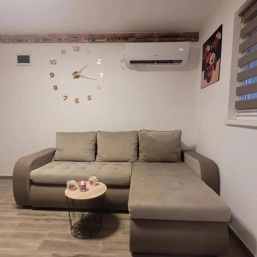 Apartmani Apolon Vrdnik Exterior foto